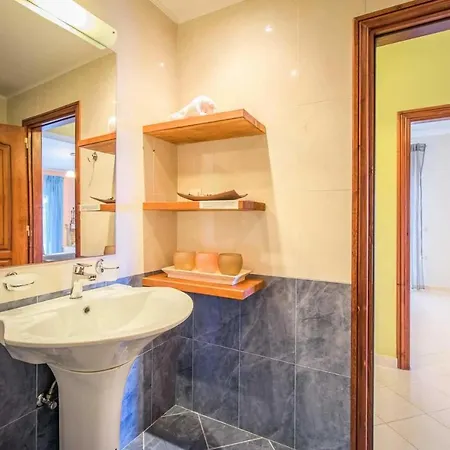 Sleeps 6 Air Con Wifi Villa *