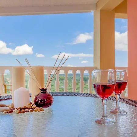 Sleeps 6 Air Con Wifi Villa *